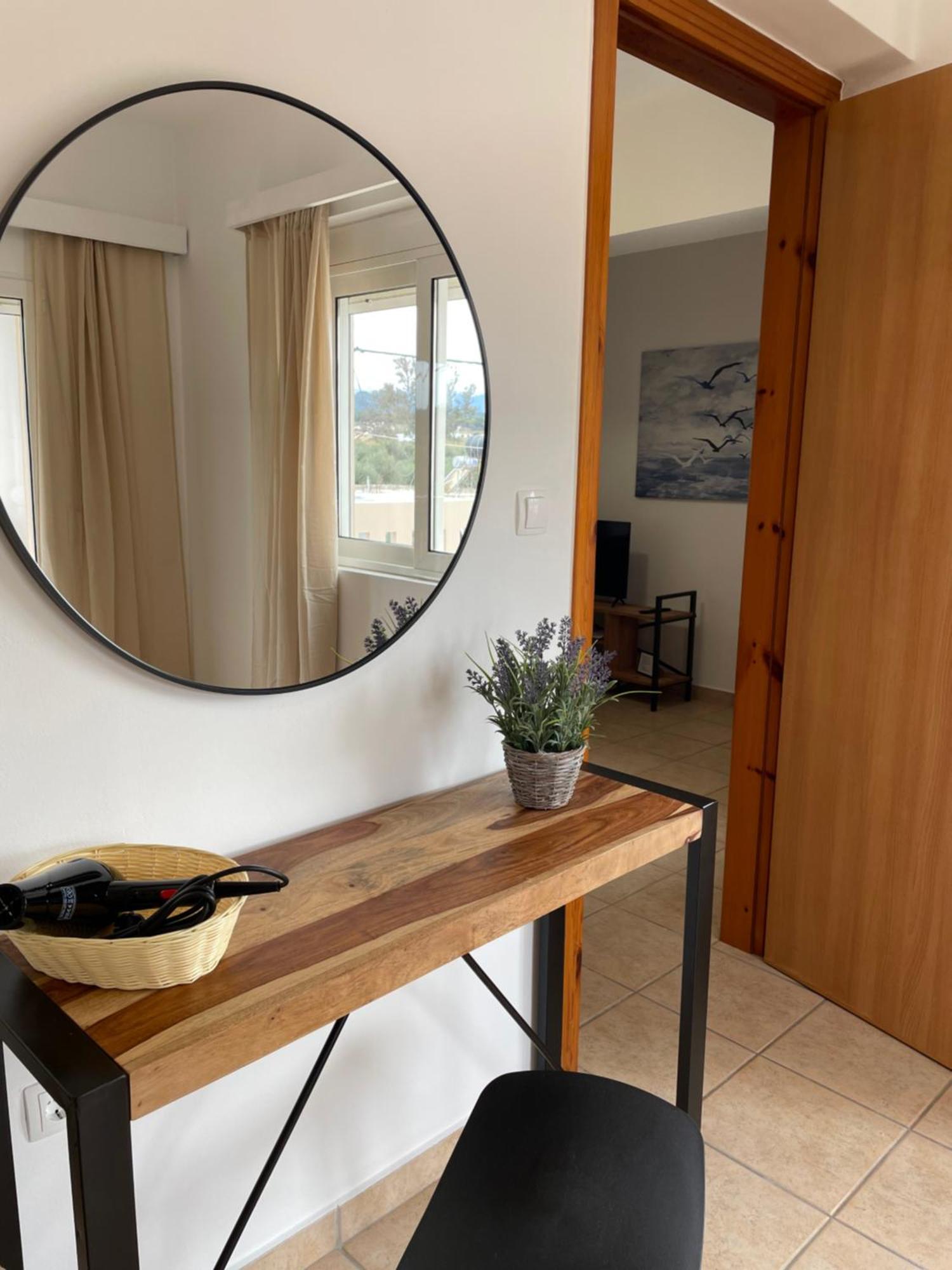 Mini Art Apartments Gerani  Exterior foto