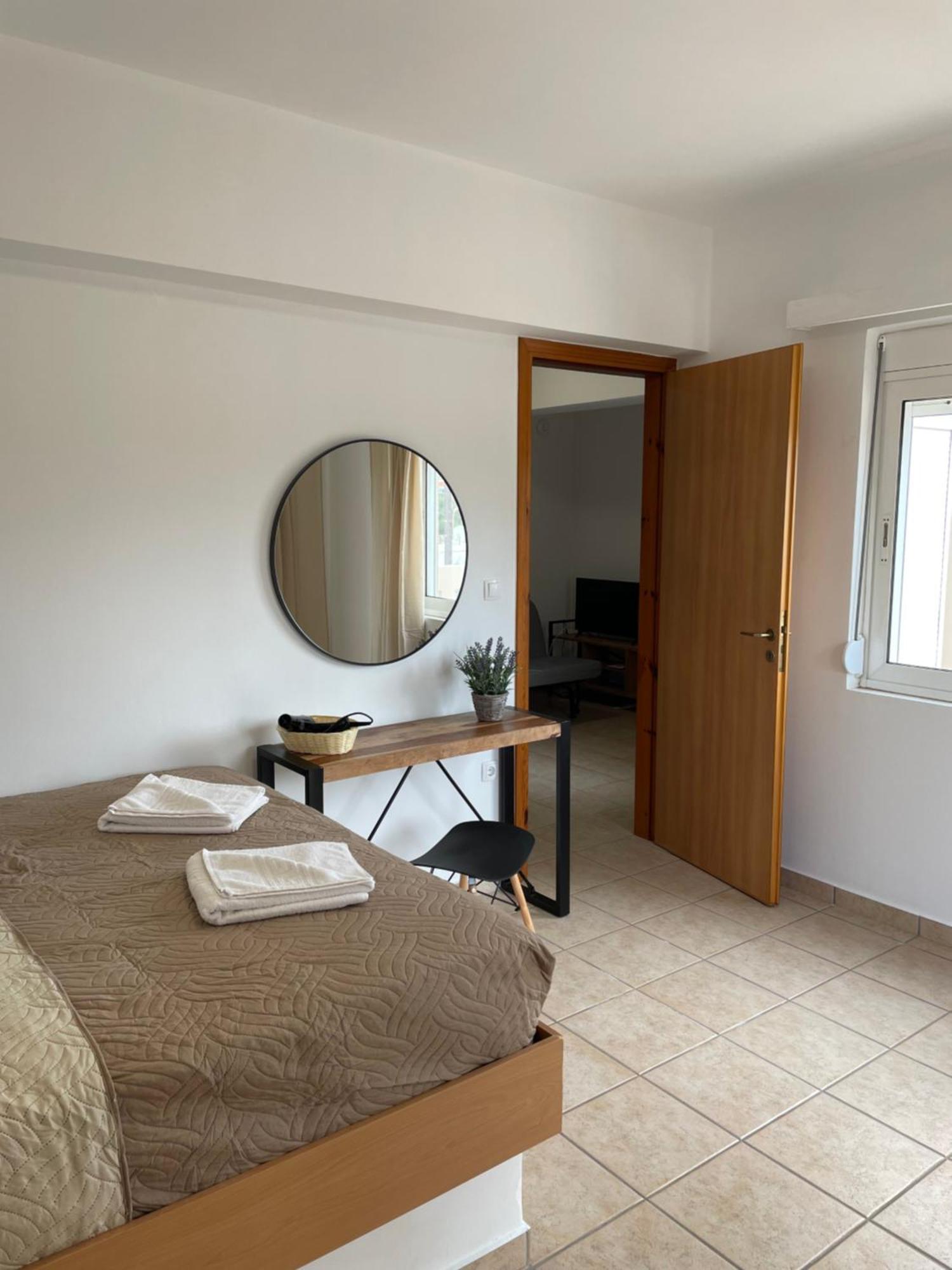 Mini Art Apartments Gerani  Exterior foto