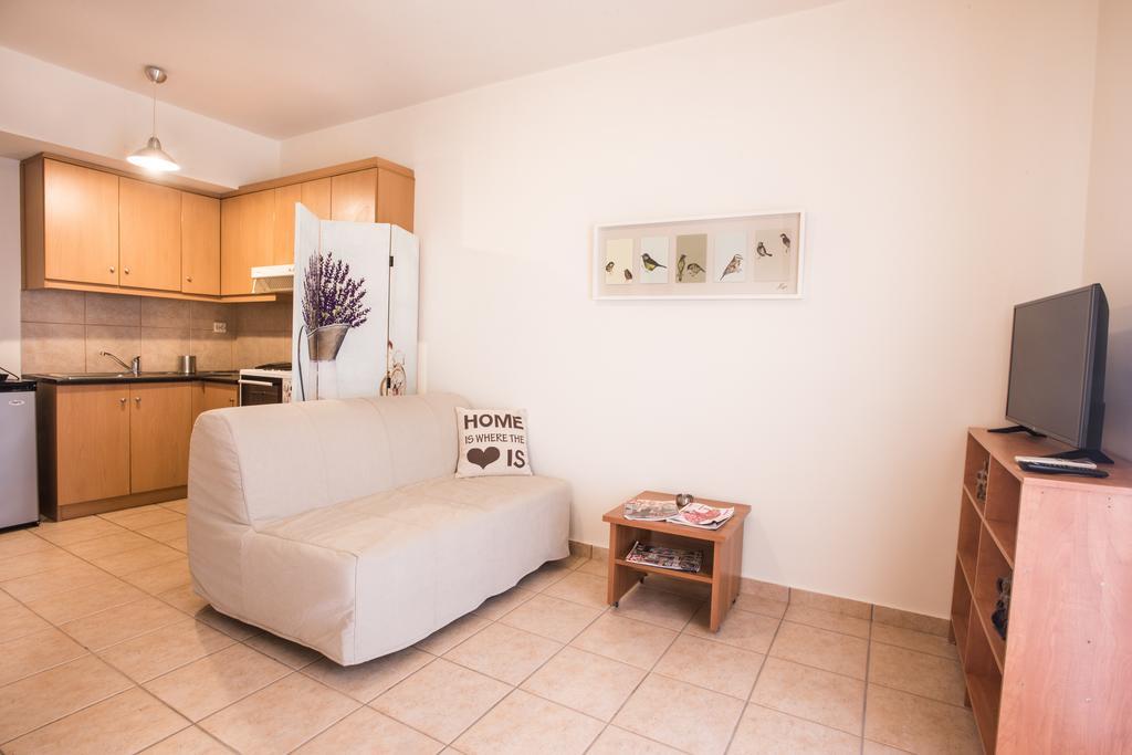 Mini Art Apartments Gerani  Exterior foto